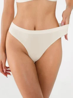 Seamless AirKnit Thong