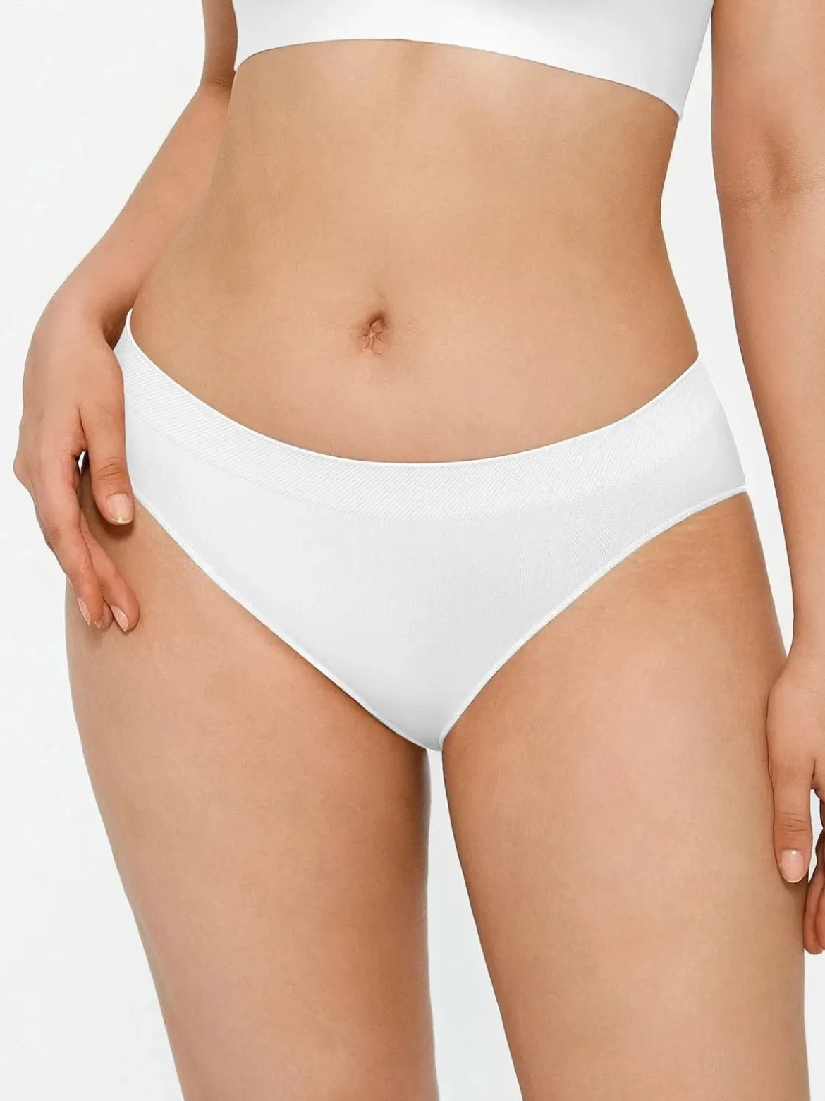 Seamless Solid Mid-Rise Brief