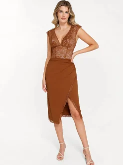 Shapewear V-neck Sleeveless Sculpting Lace Bodysuit